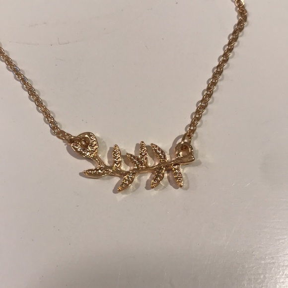 Brandy Melville Jewelry - 4/$10 Gold Leaf Necklace 🌿